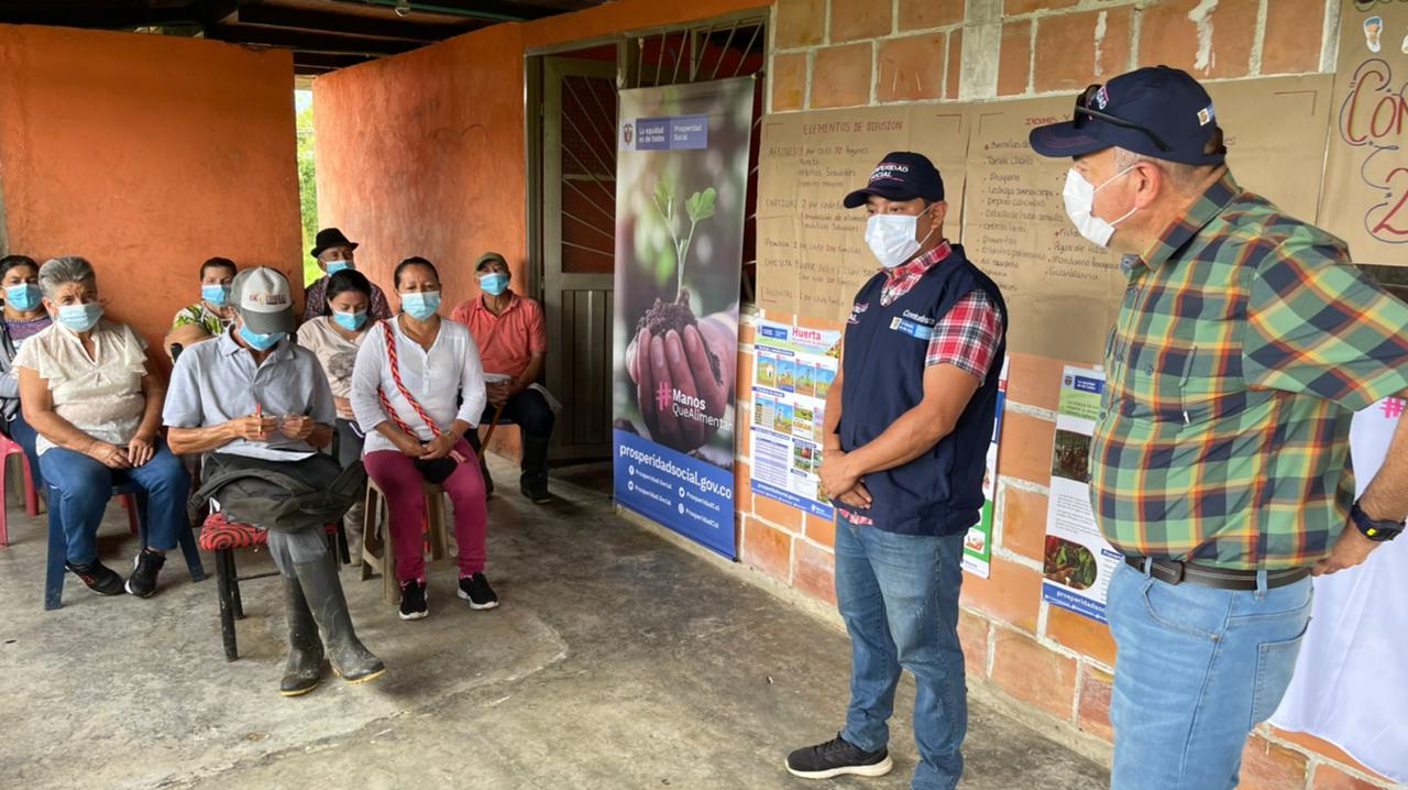 Manos que Alimentan: 1.820 hogares en Tolima reciben insumos agrícolas para instalar unidades productivas