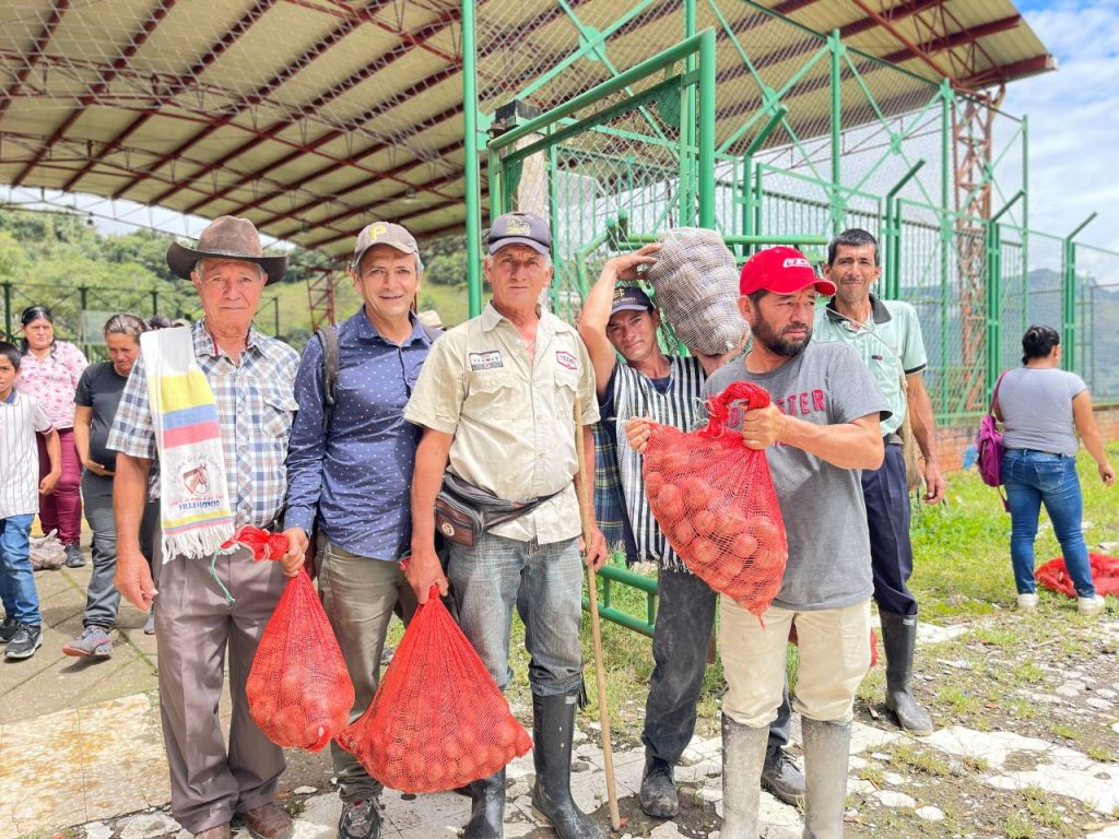 Entrega de papa en Cundinamarca