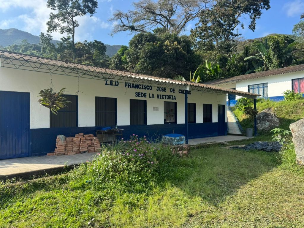 Familias-en-su-tierra-