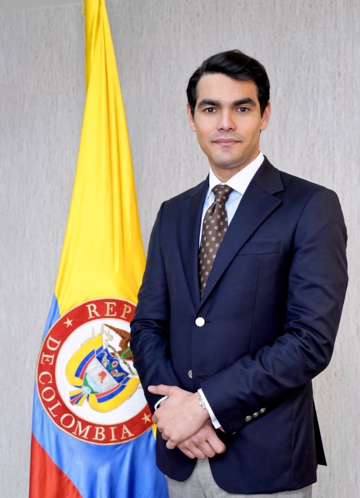 Subdirector-Edgar-Picon