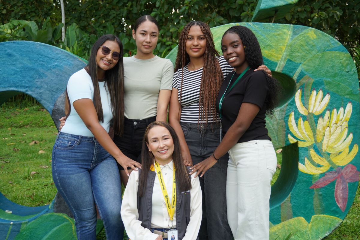 Gerente y beneficiarias